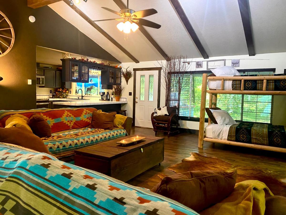 Cozy Bird House W Big Screen! Mount Hood Village Luaran gambar